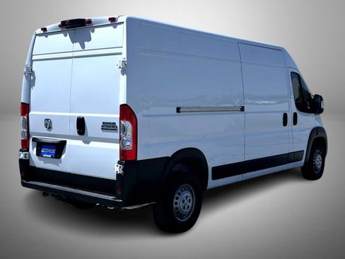 Used 2024 RAM ProMaster 2500 w/ Storage Group FWD image 5