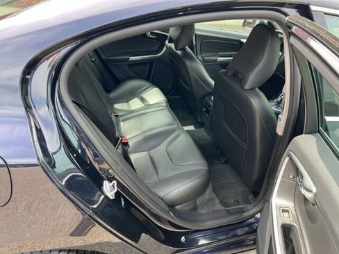 Used 2016 Volvo S60 T5 Premier image 12