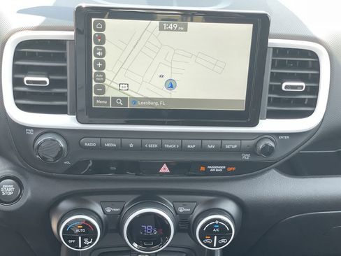 New 2025 Hyundai Venue Limited image 20