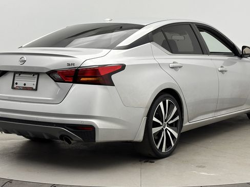 Used 2020 Nissan Altima 2.5 SR w/ Premium Package image 8