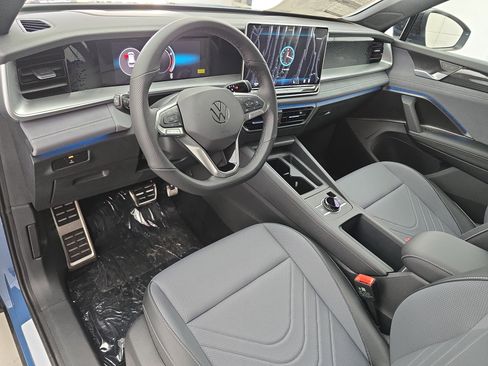 New 2026 Volkswagen Tiguan SE R-Line image 16