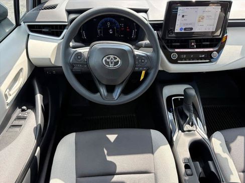 Used 2026 Toyota Corolla LE FWD image 4