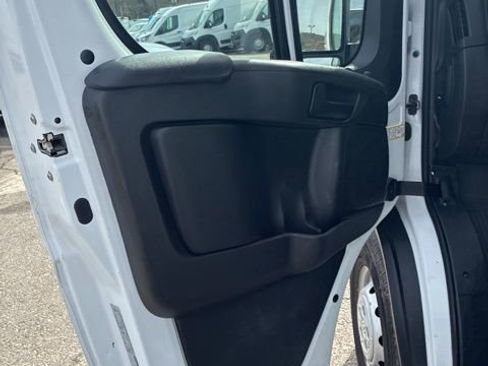 Used 2024 RAM ProMaster 2500 w/ Convenience Group image 24