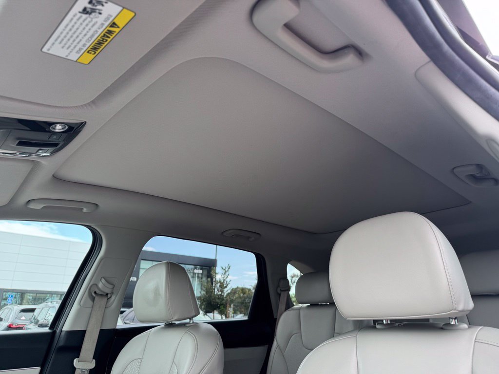 Used 2023 Kia Sorento EX w/ Panoramic Sunroof Package FWD image 18