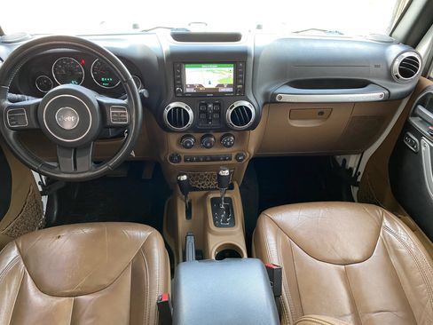 Used 2015 Jeep Wrangler Unlimited Sahara w/ Mopar Chrome Edition Group AWD/4WD image 4