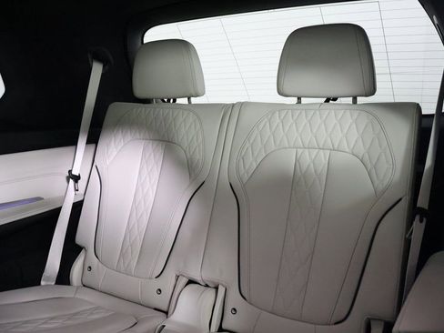 Used 2022 BMW X7 M50i w/ Cold Weather Package image 12