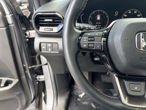 Certified 2025 Honda Pilot TrailSport image 19