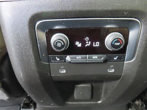 Used 2023 Chevrolet Tahoe Premier RWD image 34