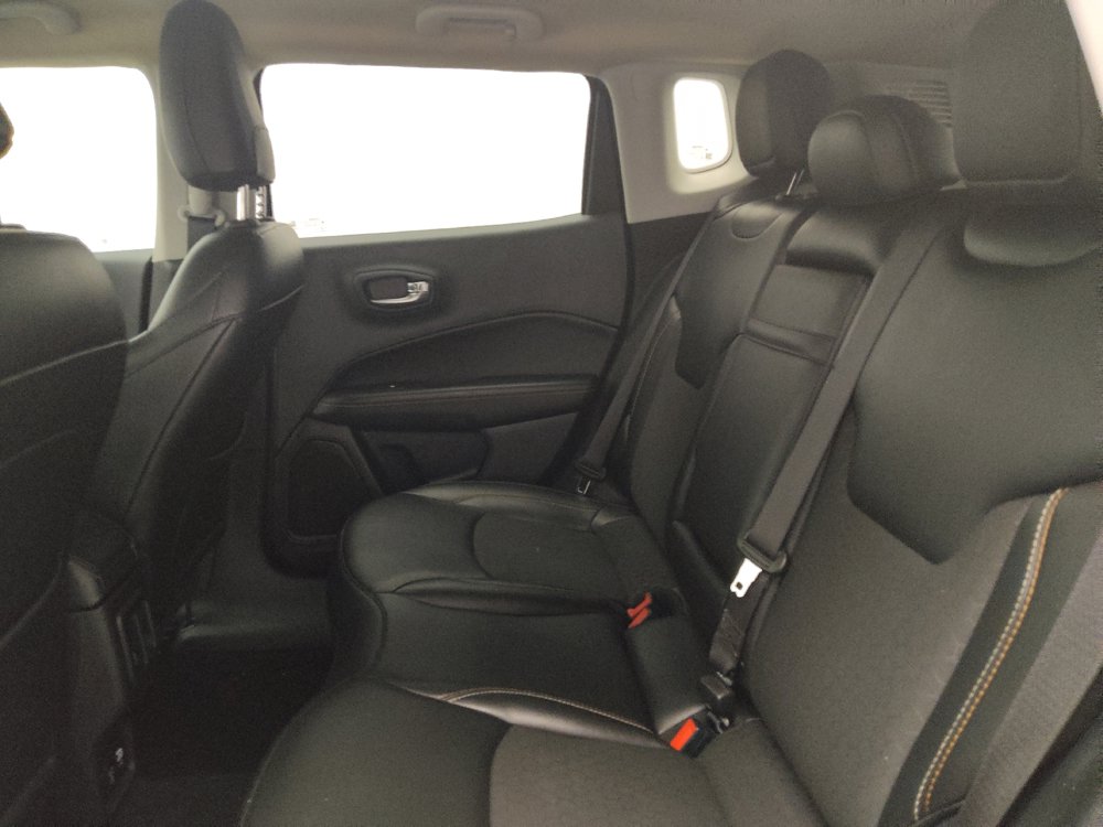 Used 2019 Jeep Compass Latitude FWD image 18