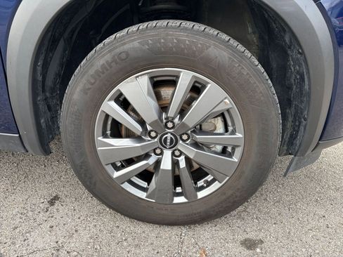 Used 2025 Nissan Pathfinder SV image 33