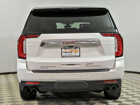 Used 2021 GMC Yukon XL Denali w/ Denali Ultimate Package AWD/4WD image 7