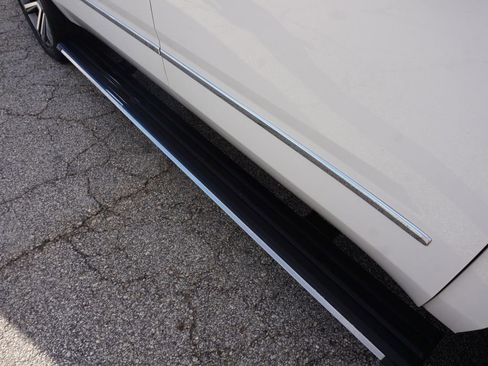 Used 2019 GMC Yukon XL Denali w/ Denali Ultimate Package image 12