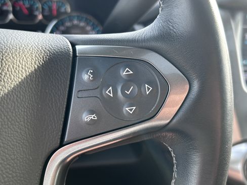 Used 2020 Chevrolet Suburban LT image 20