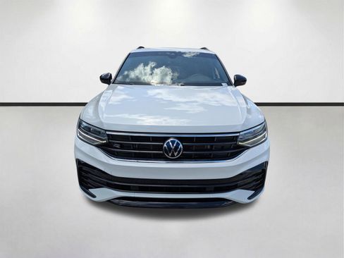Used 2023 Volkswagen Tiguan SE R-Line FWD image 3