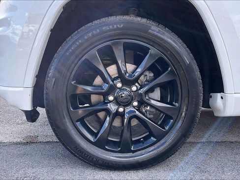 Used 2019 Jeep Grand Cherokee Altitude image 9