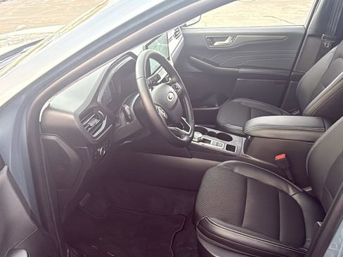 New 2026 Ford Escape SE FWD image 18