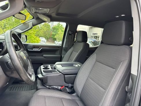 Used 2024 Chevrolet Silverado 1500 LT AWD/4WD image 11