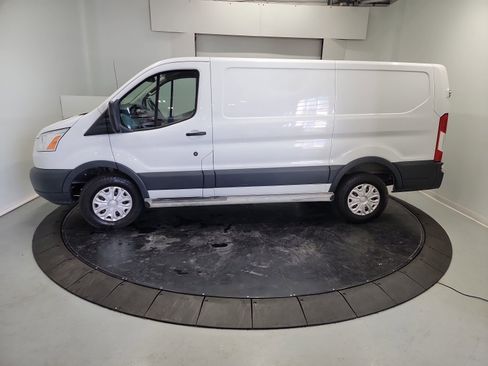 Used 2018 Ford Transit 250 130 Low Roof w/ Exterior Upgrade Package image 4