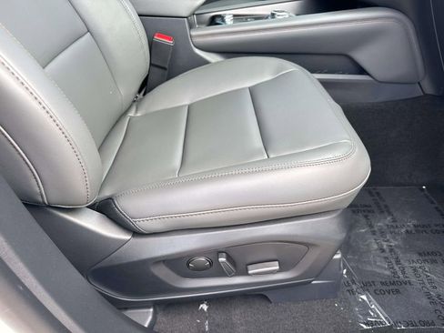 New 2025 Ford Explorer Active w/ Active Comfort Package image 12