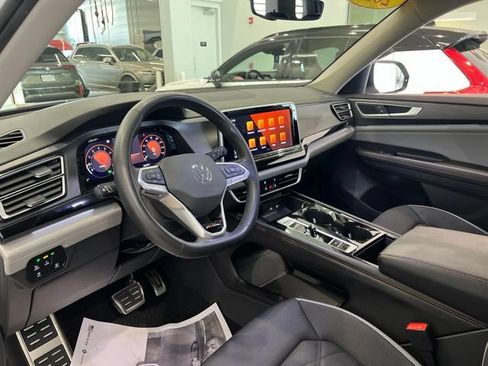 Used 2024 Volkswagen Atlas Peak Edition SE AWD/4WD image 12