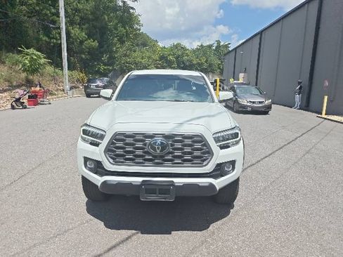 Used 2023 Toyota Tacoma TRD Off-Road w/ Advanced Technology Package AWD/4WD image 8