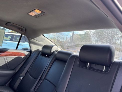 Used 2010 Toyota Avalon Limited image 29