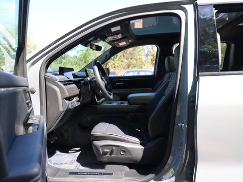 Used 2024 GMC Sierra EV Denali image 9