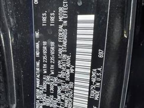 Used 2023 Toyota Highlander XLE image 24