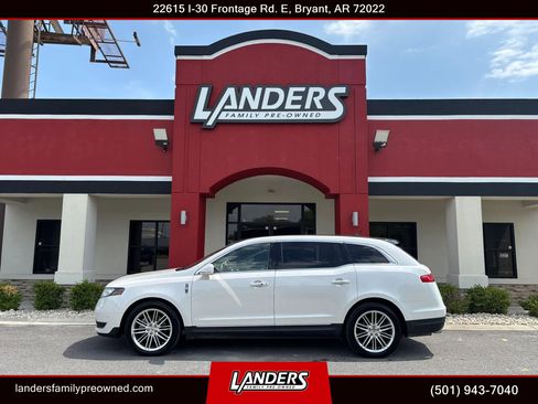 Used 2015 Lincoln MKT AWD w/ Equipment Group 201A image 1