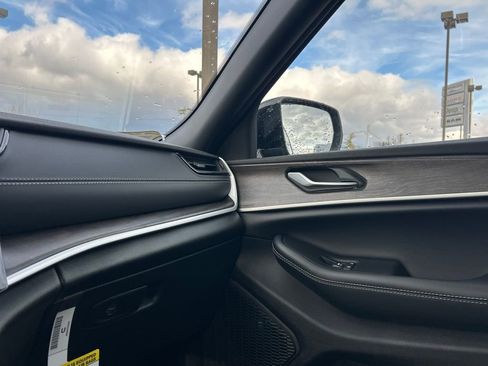 New 2026 Jeep Grand Cherokee Altitude image 24