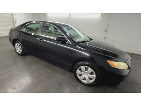 Used 2008 Toyota Camry LE FWD image 2