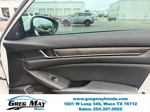 Used 2021 Honda Accord Touring image 31