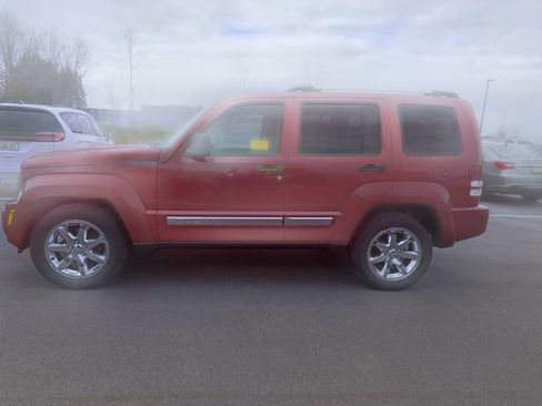 Used 2008 Jeep Liberty Limited w/ Premium Group II image 2