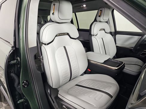 Used 2024 Rivian R1S Adventure image 24