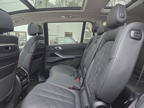 Used 2024 BMW X7 xDrive40i image 21