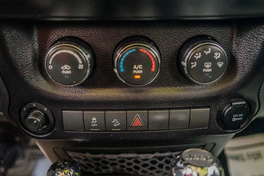 Used 2017 Jeep Wrangler Unlimited Sport w/ Quick Order Package 24S AWD/4WD image 24