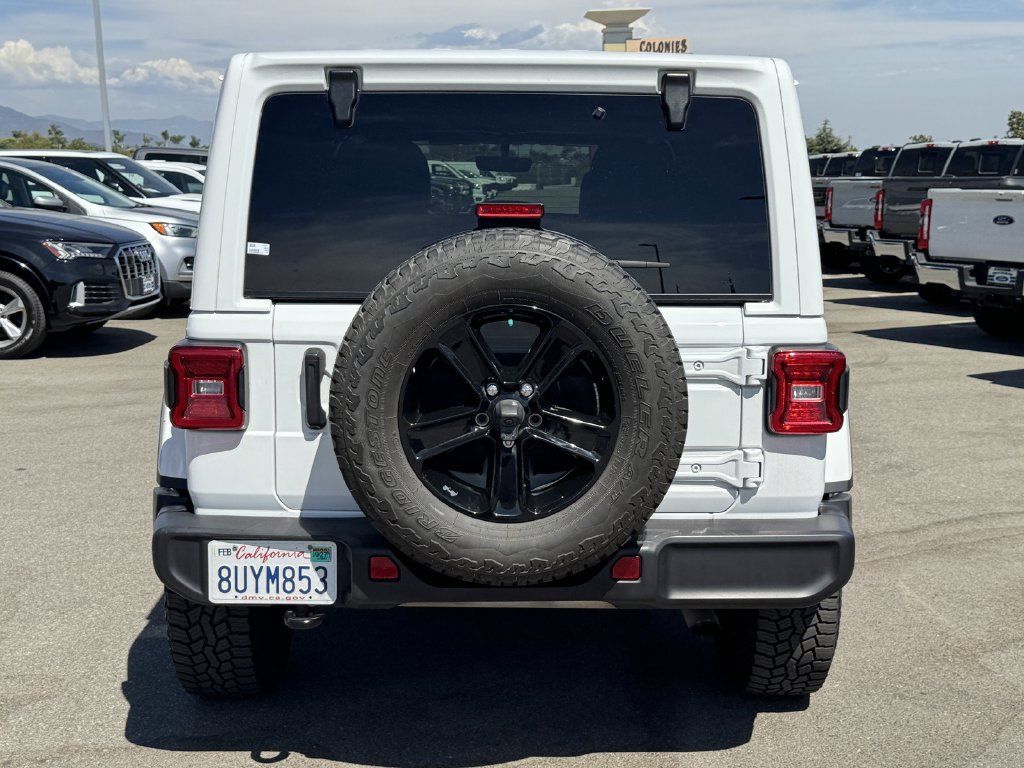 Used 2021 Jeep Wrangler Unlimited Sahara AWD/4WD image 6