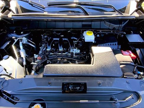 Used 2024 Nissan Pathfinder SV image 21