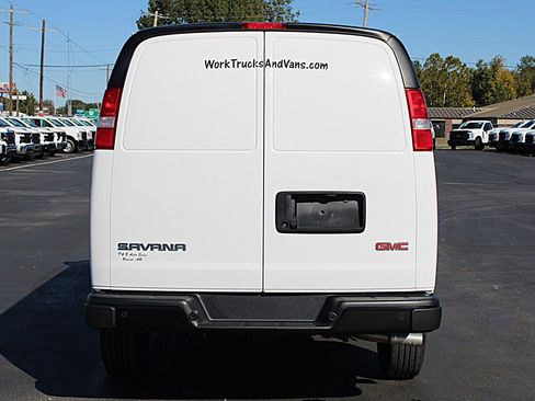Used 2025 GMC Savana 2500 Extended w/ Driver Convenience Package image 13