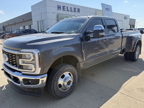 Used 2025 Ford F350 Lariat w/ Lariat Ultimate Package AWD/4WD image 3