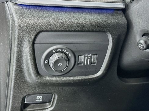Used 2022 Jeep Grand Cherokee Overland w/ Adv Protech Group III AWD/4WD image 10