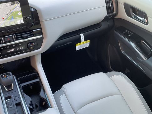 New 2025 Nissan Pathfinder SL image 27