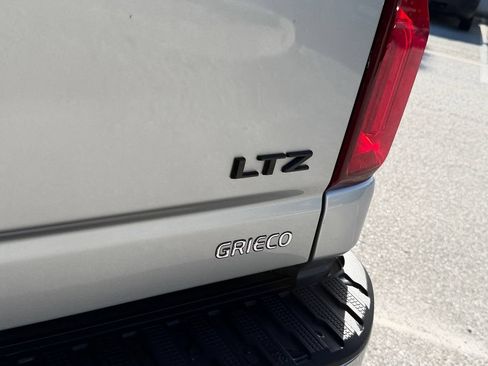 Used 2022 Chevrolet Silverado 2500 LTZ w/ LTZ Plus Package AWD/4WD image 19