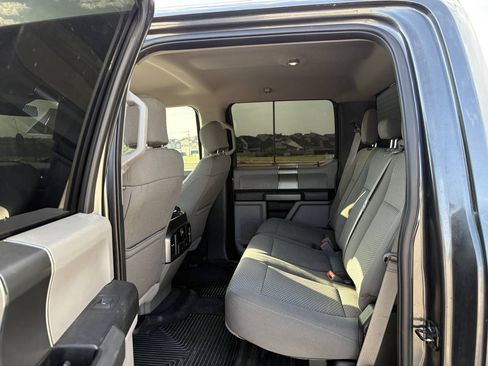 Used 2018 Ford F250 XLT w/ XLT Premium Package AWD/4WD image 9
