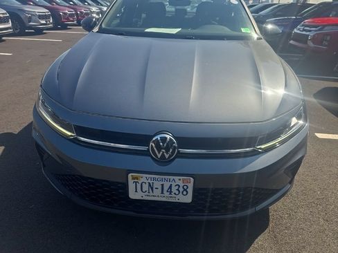 Used 2025 Volkswagen Jetta Sport FWD image 2