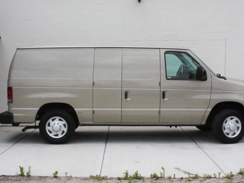 Used 2008 Ford E-150 and Econoline 150 RWD image 8