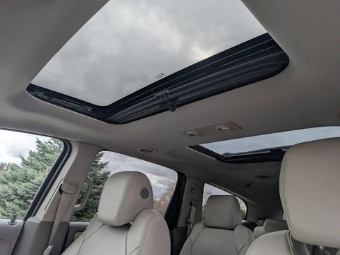 Used 2015 Chevrolet Traverse LTZ image 17