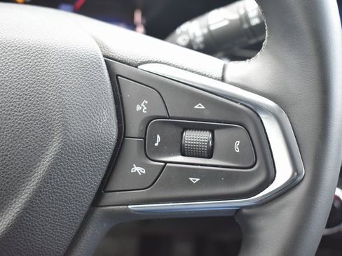 Used 2025 Chevrolet Trax LT w/ LT Convenience Package image 20