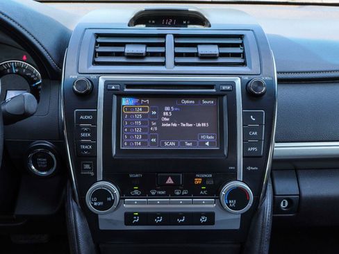 Used 2012 Toyota Camry SE w/ Leather Pkg FWD image 25