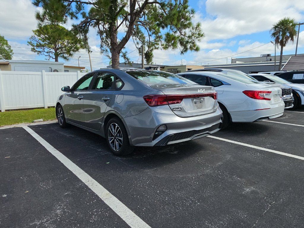 Certified 2022 Kia Forte LXS w/ LXS Technology Package FWD image 13